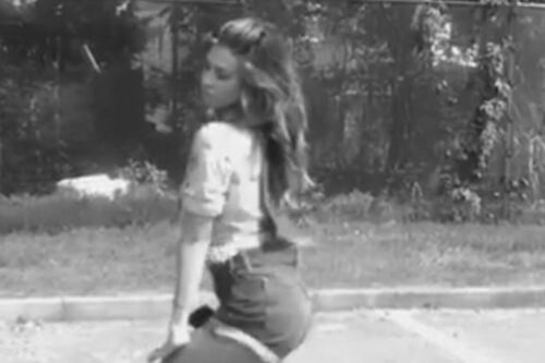 Belen Rodriguez senza freni: sexy twerking sulle note di Enrique Iglesias