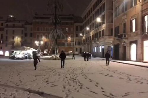 Notte di neve, così i fiocchi hanno ricoperto Roma