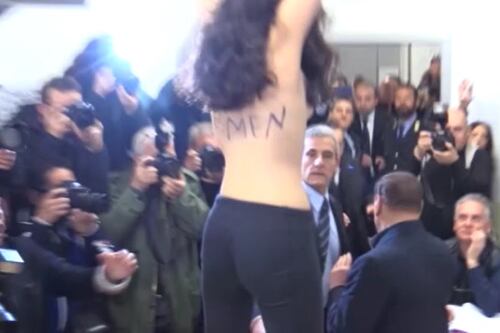 Berlusconi: "L'attivista Femen? È andata via così presto..."