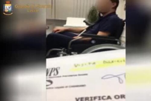 Il miracolo del falso invalido. Dalla sedia a rotelle alle passeggiate