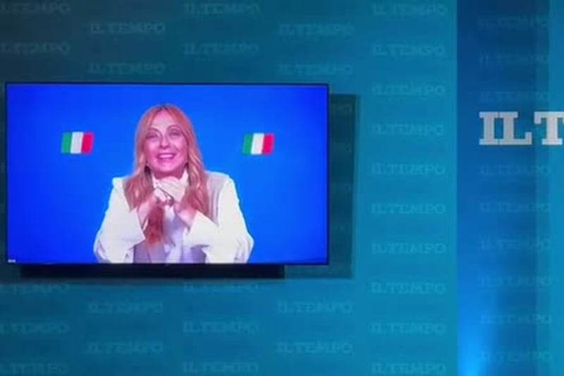 L'annuncio di Meloni: "Continueremo a tagliare le tasse"