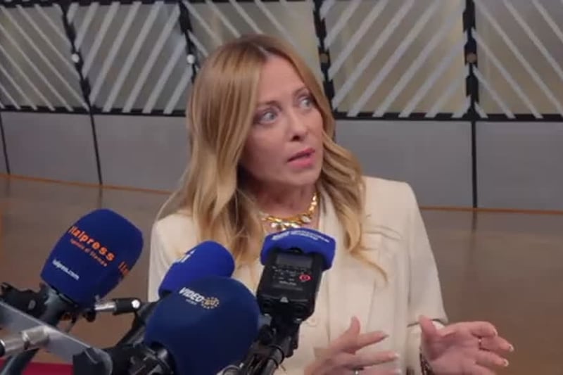 Meloni a Bruxelles: "Importante intesa con l'Ue sul decreto bollette"