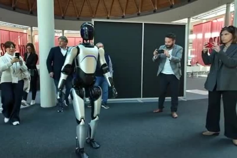 TTG Rimini, un robot da AssoParchi per ragionare sul futuro
