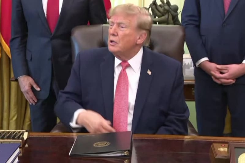 Trump: penso che Marine Le Pen sia stata maltrattata dalla giustizia