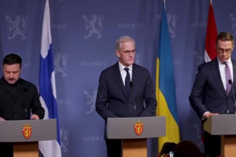 Ucraina, Trump incalza Zelensky su accordo per pace. Witkoff da Putin