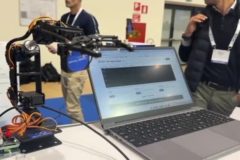 Connettere il cervello a una macchina, il mouse si muove con gli occhi