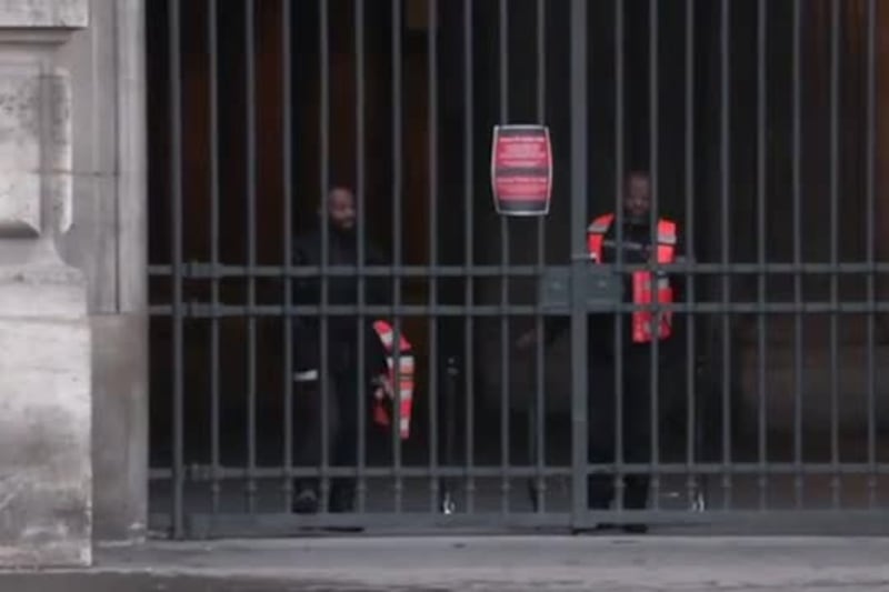Proteste contro il carovita in Francia, il Louvre resta chiuso
