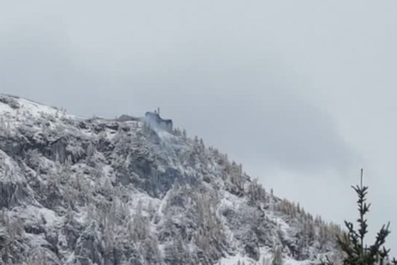 Il "Nido dell'Aquila" va a fuoco, immagini ex rifugio Adolf Hitler